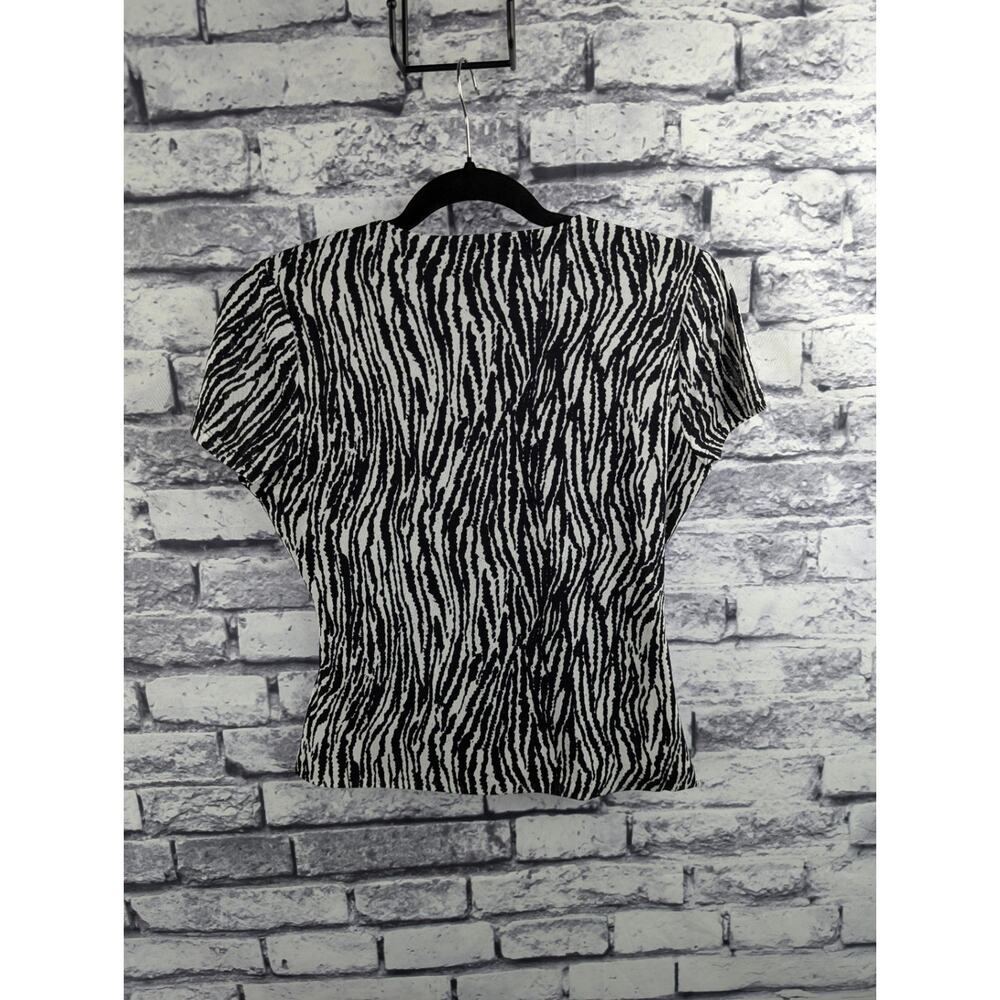 Joneswear Black & White Top